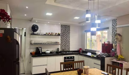 Casa com 2 dormitórios à venda, 125 m² por R$ 520.000 - Parque Nova Carioba - Americana/SP