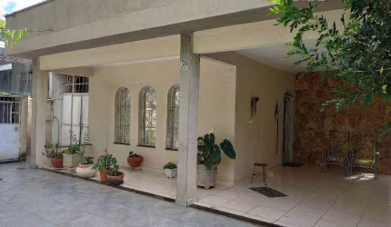 CASA COMERCIAL (ESQUINA)