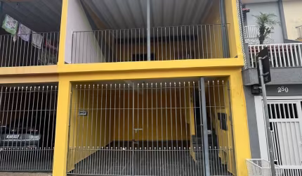 Amplo Sobrado Cidade Patriarca - 3 dormitórios - 2 vagas de garagem - 160m2