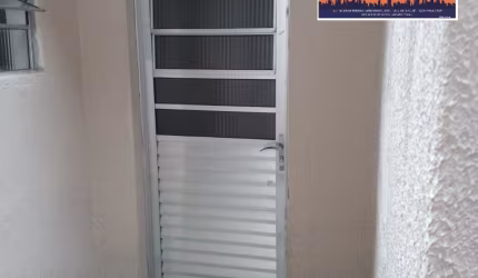 Casa na Vila Nhocuné - com uma vaga de garagem - aceita depósito caução