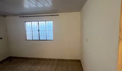 Casa com 01 dotmitório - 01 Sala = 01 Cozinha e um Banheiro ACEITA DEPÓSITO CAUÇÃO