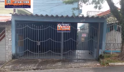 Sobrado com 2 dormitórios na Vila Carmosina 60m2 - aceita depósito caução