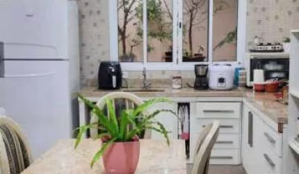 Sobrado com 3 dormitórios à venda, 220 m² por R$ 700.000,00 - Jardim Guapituba - Mauá/SP