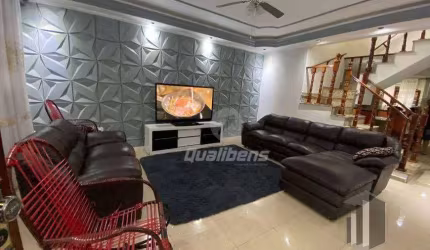 Sobrado com 4 dormitórios à venda, 220 m² por R$ 870.000,00 - Parque São Vicente - Mauá/SP