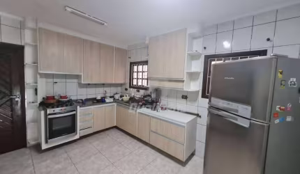 Sobrado com 3 dormitórios à venda, 170 m² por R$ 650.000,00 - Vila São Francisco - Mauá/SP