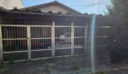 Casa Antiga com 2 dormitórios à venda, 135 m² por R$ 583.000 - Parque São Vicente - Mauá/SP