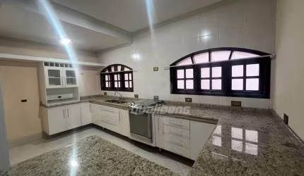 Sobrado com 3 dormitórios para alugar, 323 m² por R$ 8.000/mês