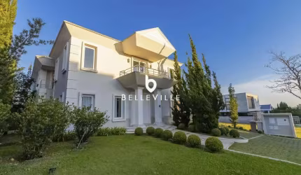 Casa a venda no Condomínio Alphaville Graciosa - 04 Quartos e 04 Vagas