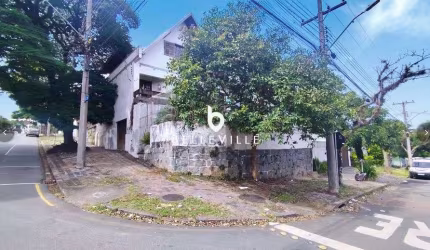 Terreno de Esquina a venda no Alto da Xv