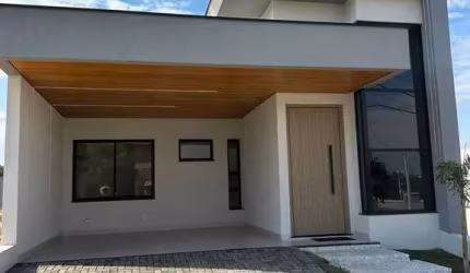 Casa de Luxo No Condomínio Helena Maria