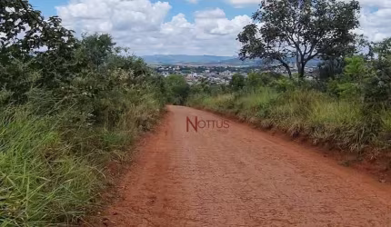 Terreno a venda 2034m², Bairro Santa Cruz-Mateus Leme-MG.