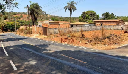Lote de Esquina | 377m² | Asfalto na porta!
