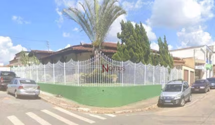 Casa com 3 dormitórios à venda, 300 m² por R$ 1.900.000,00 - Centro - Mateus Leme/MG