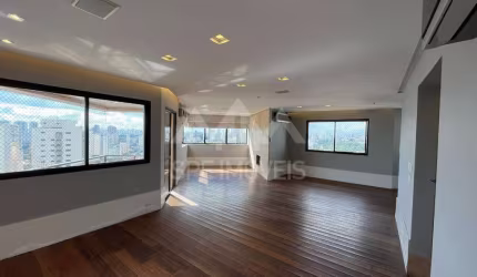 Apartamento de alto padrão na Aclimação | 5 quartos | 4 suítes | Piscina privativa