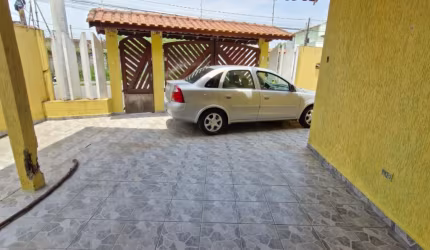 CASA COM TERRENO EM ITANHAÉM