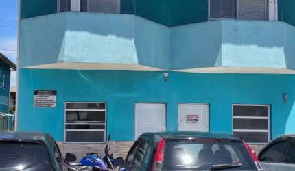Sobrado Espaçoso com 3 Dormitórios e Vaga de Garagem! Tude Bastos