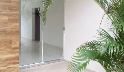 VENDA TRES QUARTOS 400 METROS DA PRAIA
