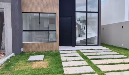 EXCELENTE CASA EM ABRANTES COND VILLA FLORENÇA