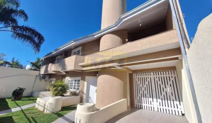 Sobrado comercial no Centro de Pinhais