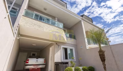 Triplex a venda no bairro Pineville em Pinhais