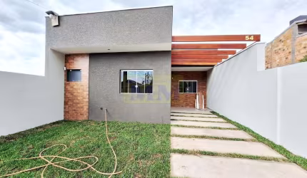 Casa nova com 3 dormitórios, 1 suíte, no bairro Jardim Claudia em Pinhais