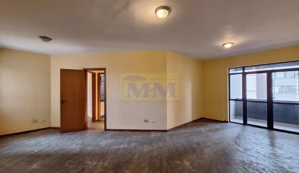 Amplo Apartamento à Venda no Cristo Rei