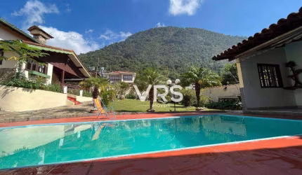 Casa com 5 dormitórios à venda, 208 m² por R$ 1.650.000,00 - Carlos Guinle - Teresópolis/RJ