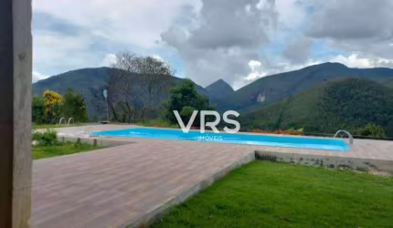 Casa com 6 dormitórios à venda, 220 m² por R$ 800.000,00 - Albuquerque - Teresópolis/RJ