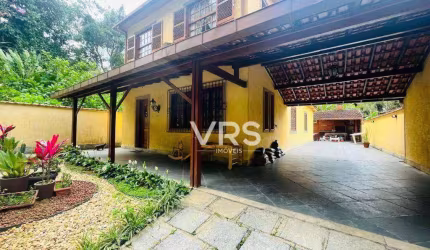 Casa com 4 dormitórios à venda, 255 m² por R$ 890.000,00 - Agriões - Teresópolis/RJ