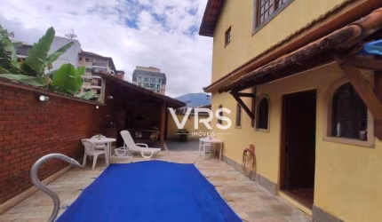 Casa com 4 dormitórios à venda, 255 m² por R$ 890.000,00 - Agriões - Teresópolis/RJ