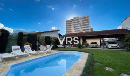 Casa com 3 dormitórios à venda, 141 m² por R$ 2.550.000,00 - Várzea - Teresópolis/RJ