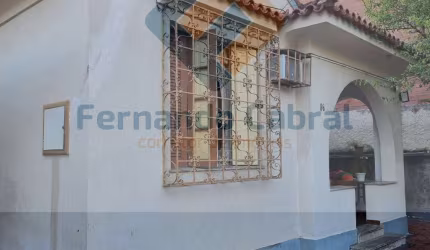 Casa à venda no Bairro de Fátima, duas casas no mesmo terreno.