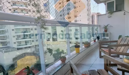 Apartamento à venda em Santa Rosa, duas varandas e dois dormitórios.