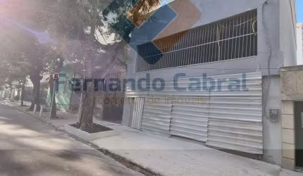 Loja Comercial de 438,98 m² disponível para locação no Largo do Marrão em Santa Rosa, Niterói-RJ
