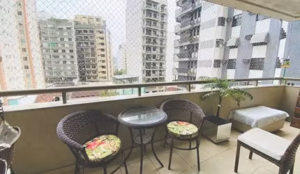 Apartamento à venda na Vital Brasil, com varanda e três dormitórios.