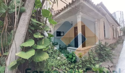 Alugue já esta casa espaçosa em Icaraí, Niterói-RJ: 2 quartos, 1 sala, 2 banheiros, 146,90 m² de área.