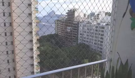 Apartamento a venda no Ingá, sol da manhã com 2 quartos.