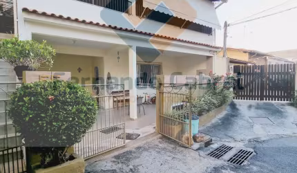 Impecável casa em condomínio à venda em Santa Rosa, Niterói-RJ  4 quartos, 3 salas, 3 banheiros, 2 vagas de garagem  123,00 m² de área
