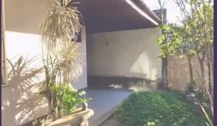 Casa com 6 Quartos à venda, 190m²