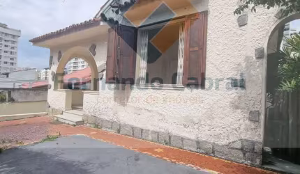 Imperdível! Casa à venda em Niterói-RJ, bairro Santa Rosa, 3 quartos, 1 sala, 1 banheiro, 1 vaga de garagem, 90m².