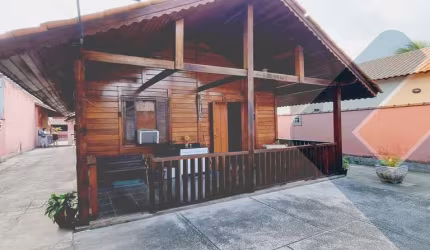Casa à venda em Maricá-RJ, Bairro Barroco (Itaipuaçu): 2 quartos, 1 suíte, 1 sala, 2 banheiros, 4 vagas, 120m².