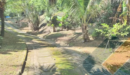 Imperdível Casa de 4 Quartos em Itaipu, Niterói-RJ: 1 Suíte, 1 Sala, 2 Banheiros, 4 Vagas na Garagem e 220m² de Área!