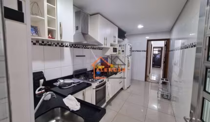 Casa com 2 dormitórios à venda, 200 m² por R$ 636.000,00 - Itaquera - São Paulo/SP