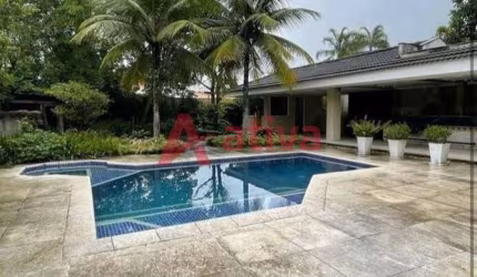 Casa com 4 suítes a venda no Condomínio Novo Leblon