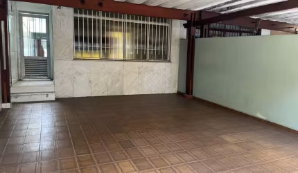 Sobrado no Bairro Valparaíso em Santo André com ótimo quintal e churrasqueira todos os cômodos amplos, oportunidade!