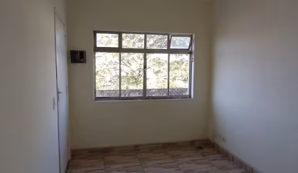 APARTAMENTOS em Predio de 03 andares no JD. do Mar R$: 1.200,00 sem Condomínio.
