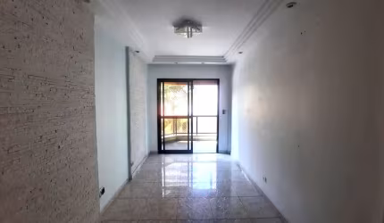 Apartamento com 3 quartos sendo 1 com suíte e 2 vagas.
