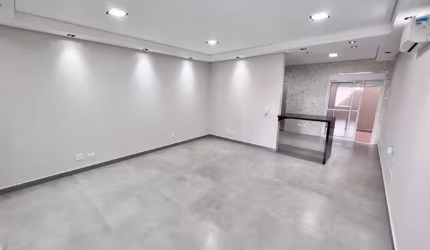 Sobrado novo no Mirandópolis com 3 quartos e 3 vagas.