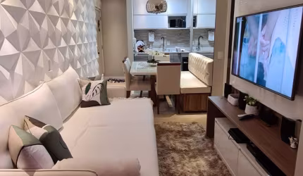 Apartamento lindamente decorado e mobiliado com suíte - 54m2, 01 vaga, andar alto com vista  para o centro e Face Norte!