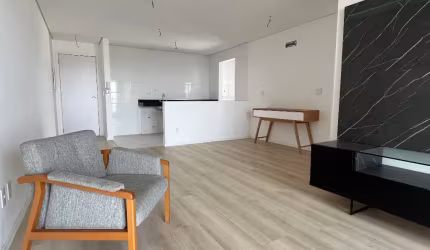 Belo apartamento na Vila Assunção com 3 quartos e 2 vagas.